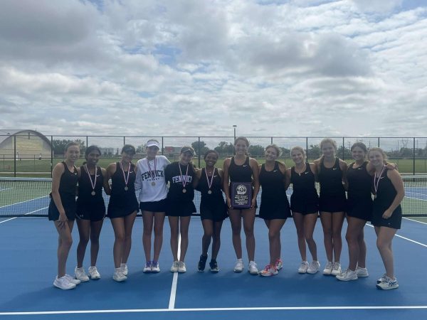Navigation to Story: Fenwick Girls’ Tennis Aims to Serve Another State Title